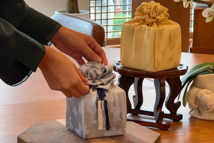 Bojagi Wrapping Workshop to Make a Korean Souvenir