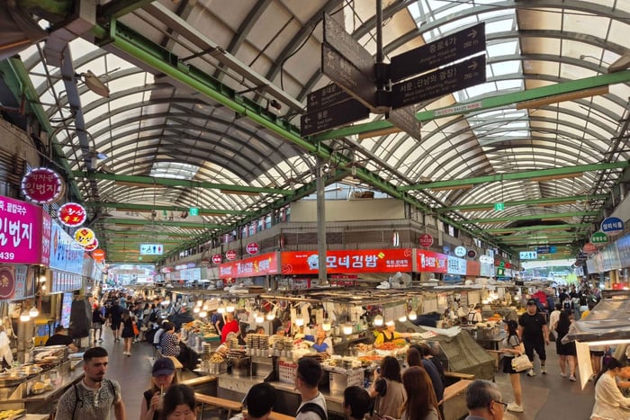 Don’t Waste Your Layover: Discover the Real Seoul in Markets