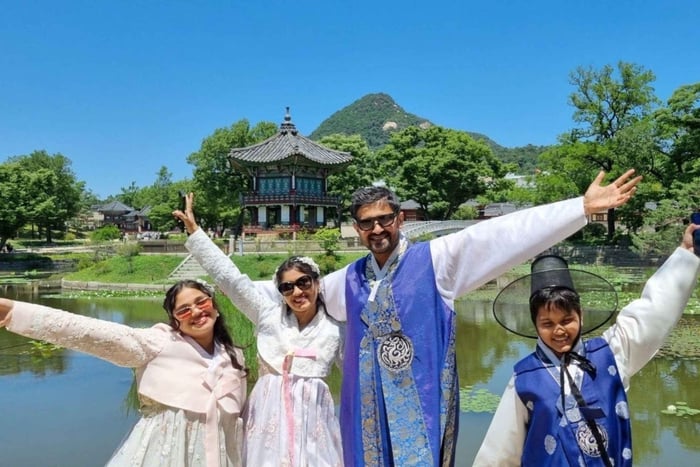 Guided City Tour with Luxury Van Transfer