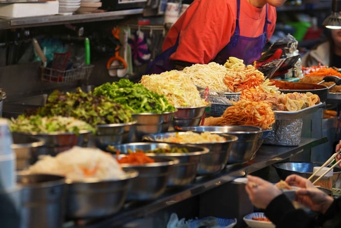 Seúl: Tour gastrónomico vegano y vegetariano por el mercado de Gwangjang