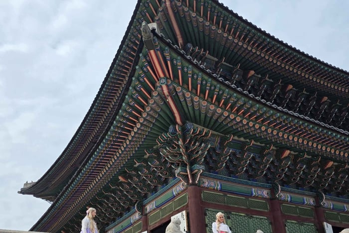 Gyeongbokgung Deep History Tour – Beyond the Photo-Op