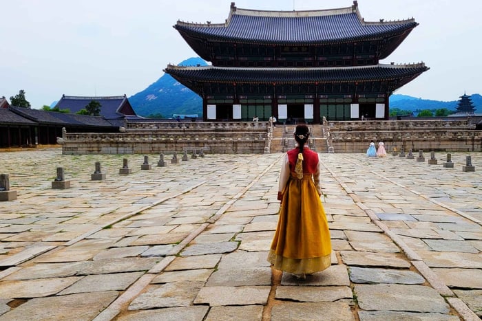 Gyeongbokgung Palace, Jogyesa Temple, Bukchon Village