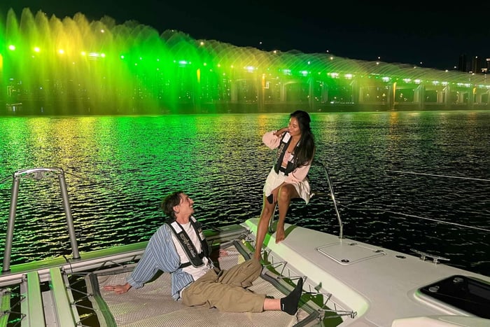 Han River Picnic Dinner & Yacht Tour