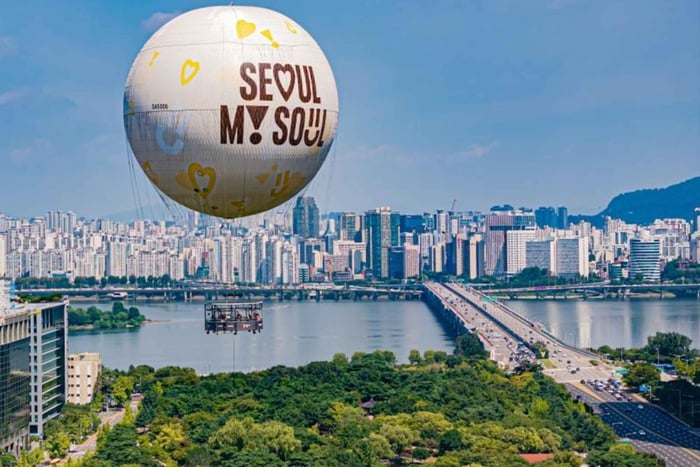 Moon Balloon, Han River & Banpo Bridge Private Tour