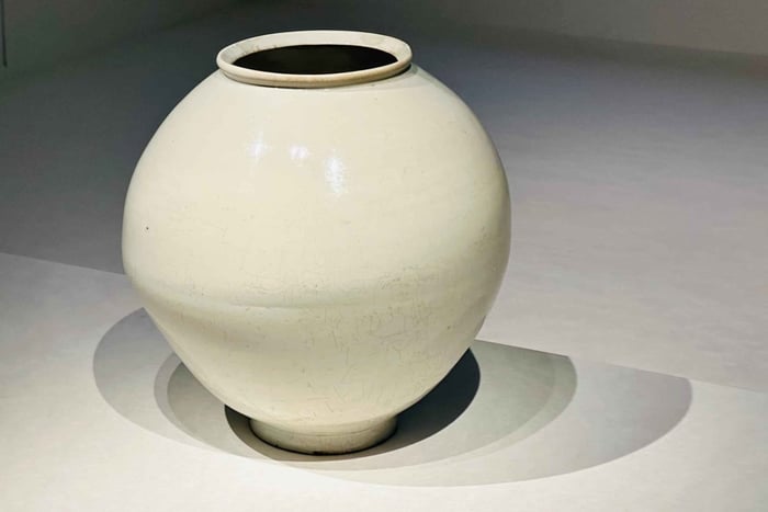 Moon Jar & National Museum of Korea Tour Max 3-guests
