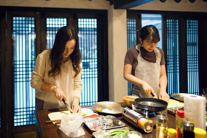 Kunglig matlagningslektion i en 100 år gammal hanok