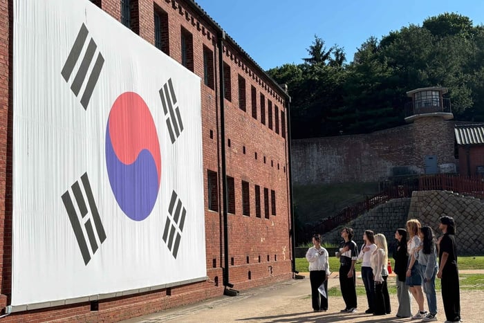 Seoul Dark History Tour: Deoksugung Palace &Seodaemun Prison