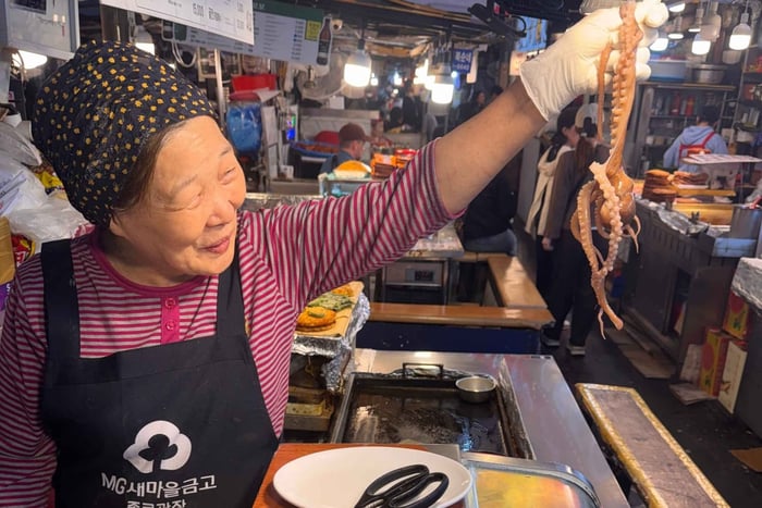 Excursão pelo Mercado de Pulgas de Dongmyo e Mercado de Gwangjang em Seul