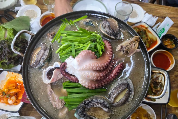 Vida noturna e tour gastronômico em Seul: coma e beba como um local