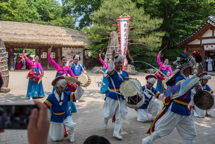 Soul: Suwon Hwaseong, kansankyläkylä ja Starfield-kirjasto