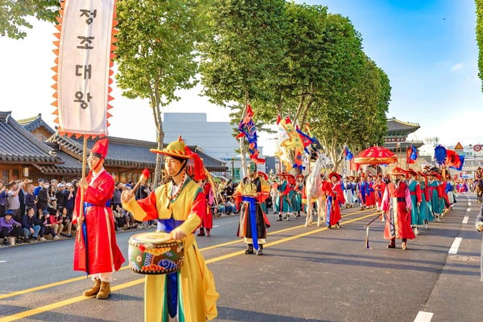 The 63nd Suwon Hwaseong Cultural Festival Day Tour