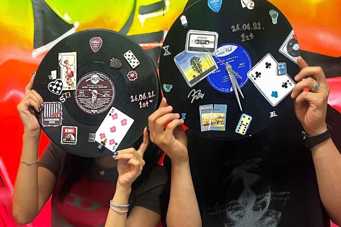 Vinyl Record Clock-Making Workshop