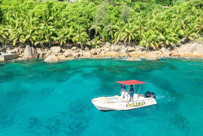 Mahé : excursion guidée de snorkeling avec croisière panoramique sur la côte ouest