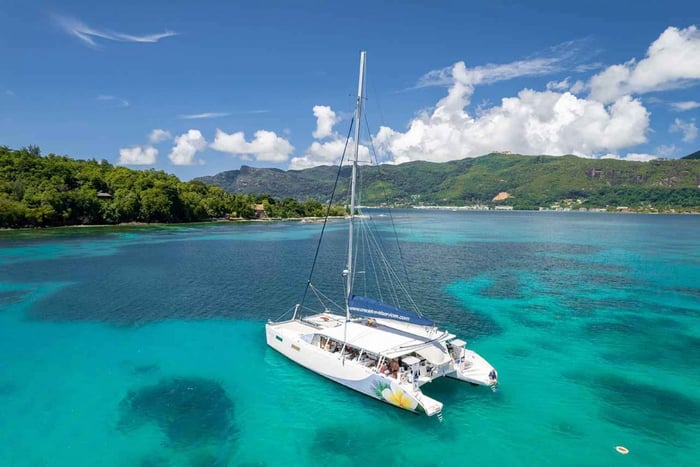 Mahé: Saint-Anne Marine Park and Moyenne Island Cruise