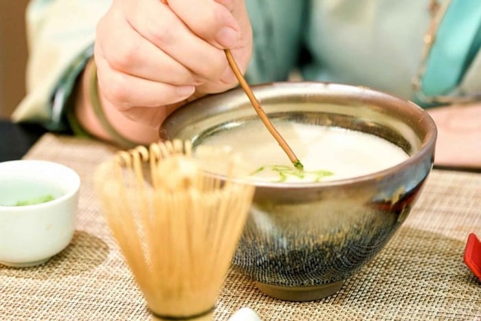 Gammel teceremoni med pisket matcha