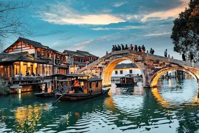From Shanghai - Wuzhen Water Town Day Tour with Boat Ride