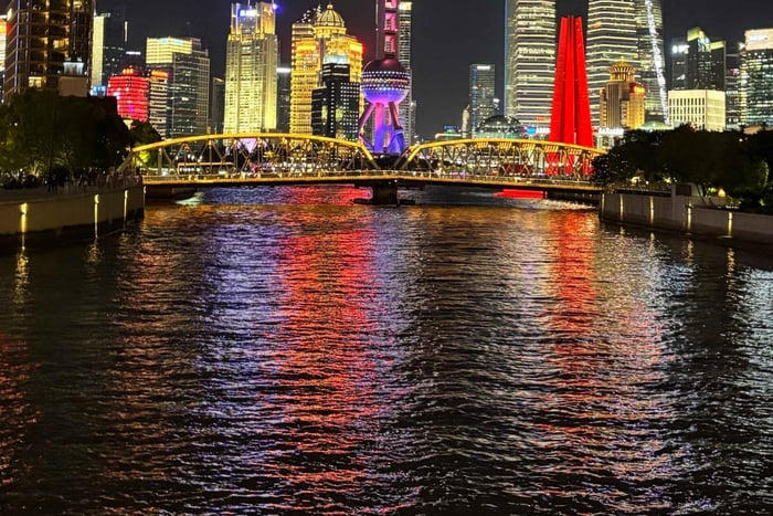 North Bund & Suzhou River Night Tour & Photograph
