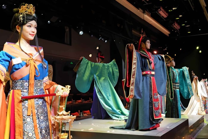 Royal Cultural Dinner Show – SHUYANFU