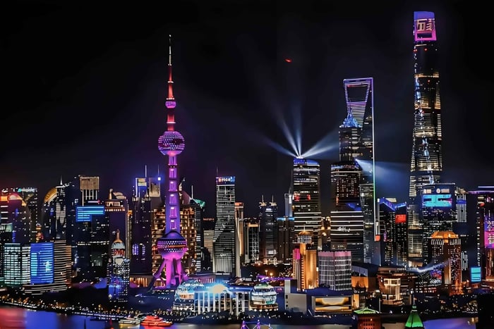 Shanghai de nuit : Croisière fluviale exceptionnelle et dîner à base de marmites chaudes