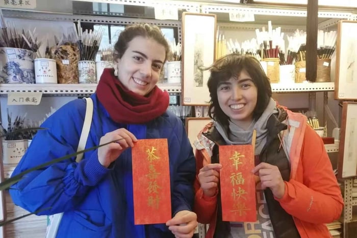 Kalligrafiværksted og tur i Qibao Ancient Town