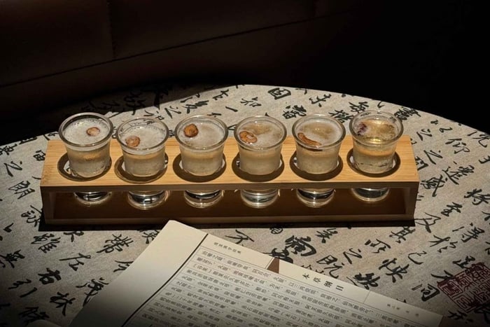 Noite de Bares Guiada em Xangai – MTC e Leitura da Sorte