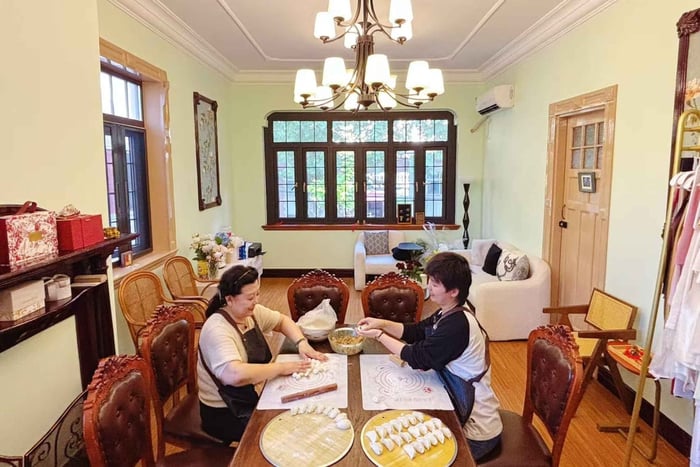 Shanghais traditioner i en historisk villa i Xintiandi