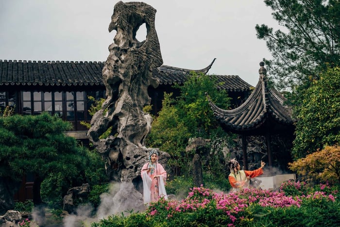 Suzhou Emperial Garden Day Trip by Bullet Train