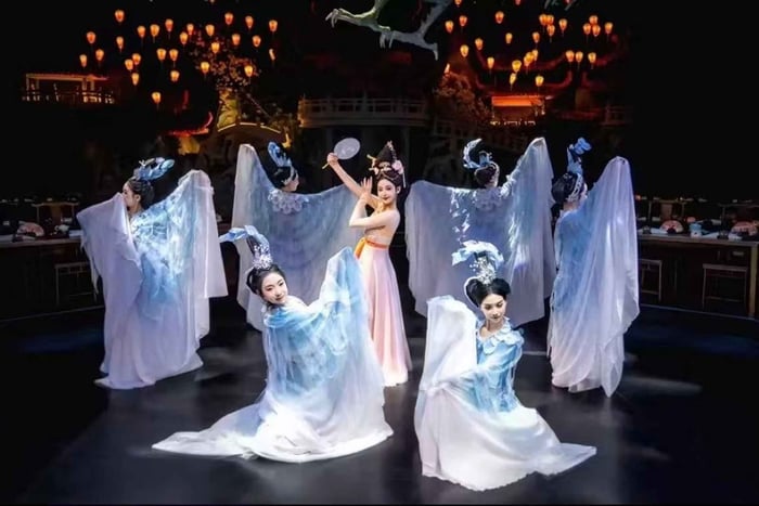 Shanghái: entrada al espectáculo Xuyan Wanbanglaichao con cena