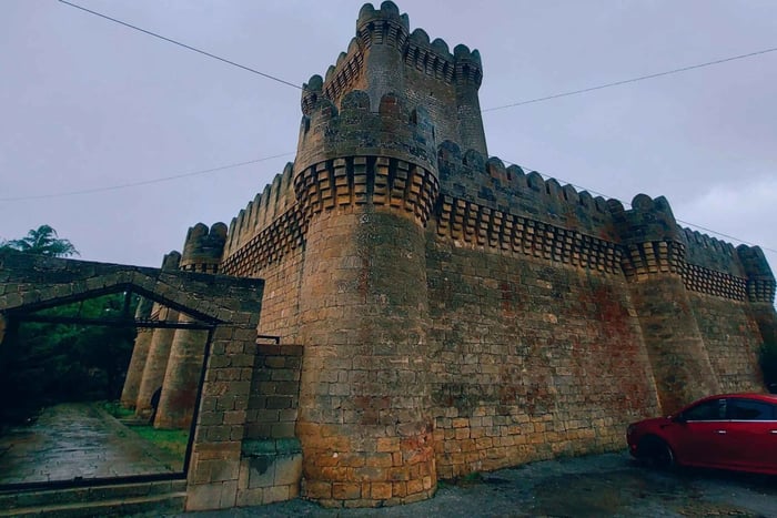 Absheron Tour: Qala, Mardakan, Yanar Dag & Ateshgah