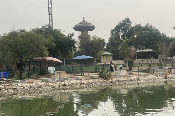 Baghdad: Al-Zawraa Park Guided Tour with Hotel Pickup
