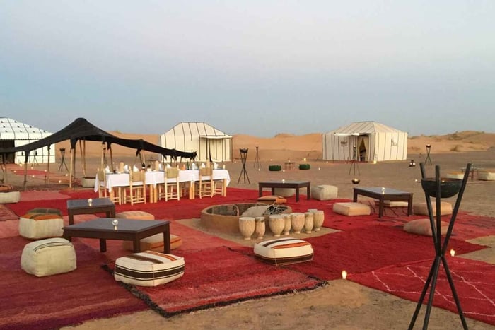 Safari de una noche por el desierto en Doha con barbacoa y experiencia de acampada