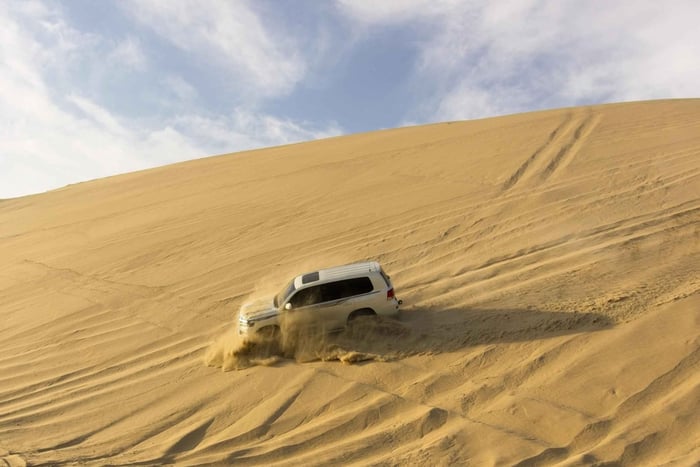 Doha: Sunrise Desert Safari with Dune Bashing and Inland Sea