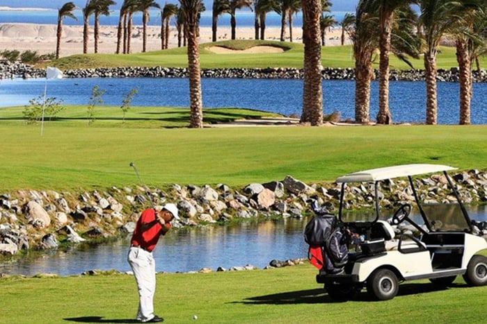 Hurghada: Golfing at the Madinat Makadi Golf Resort