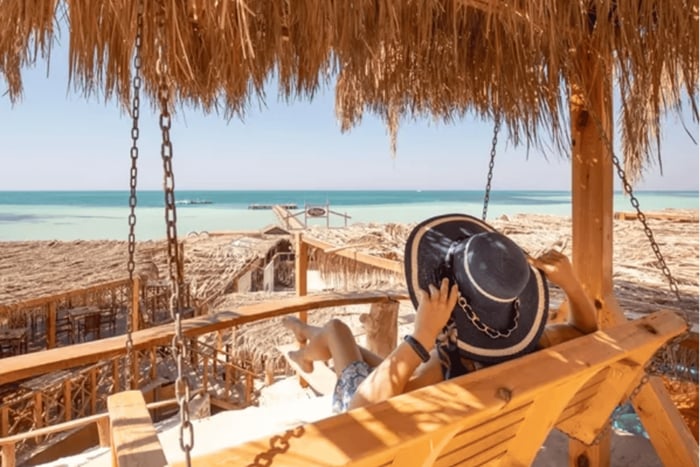 Hurghada: Orange Bay Yacht, Snorkel, Breakfast, Lunch & Drinks