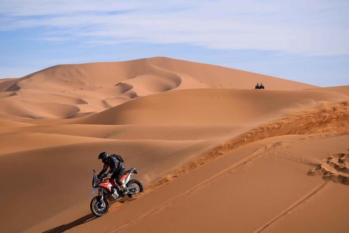 Merzouga: Erg Chebbi Desert KTM Motorbike Tour