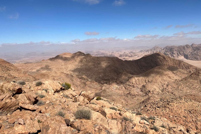Wadi Rum: Vaella Jebel Umm ad Damiin paikallisen oppaan kanssa