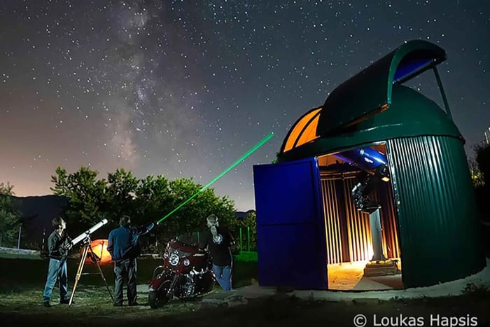 Zagori : observation des étoiles au télescope et projection de film documentaire
