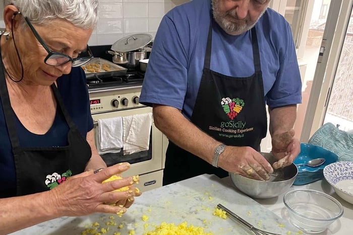Agrigento: Cooking class to prepare arancine (rice balls)