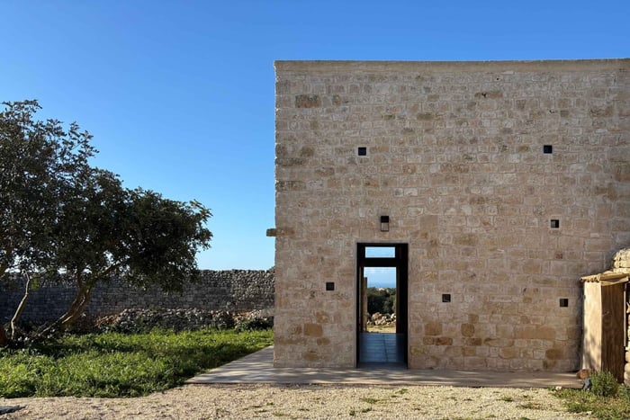 Entre Muretas de Pedra Solta e Alfarrobeiras: Passeio e Degustação na Masseria Iblea