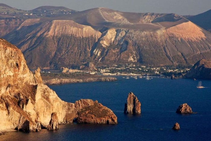 Capo d'Orlando: mini crociere alle isole di Vulcano e Salina