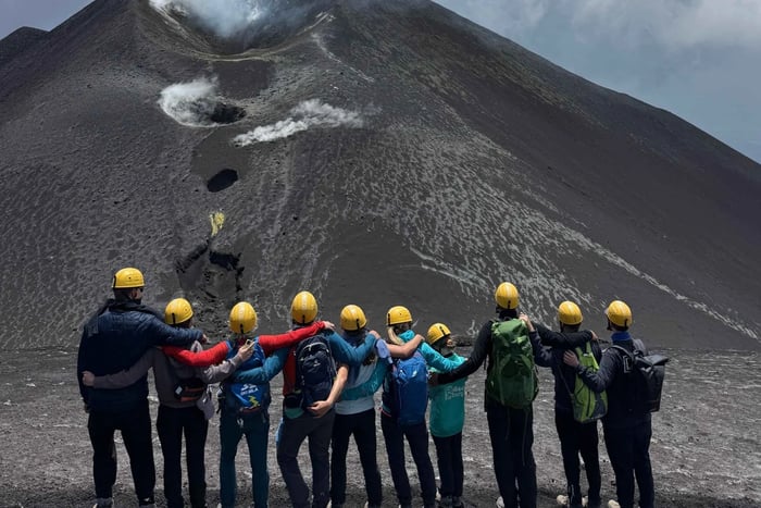 Etna: senderismo por los cráteres de la cima con guía volcánico 3350 m