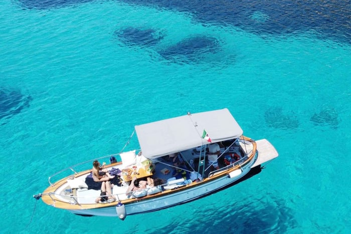 Favignana: Privat Gozzo-båttur med skeppare