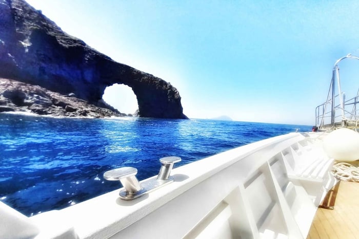 From Lipari: Island and Salina Full Day Sightseeing Cruise