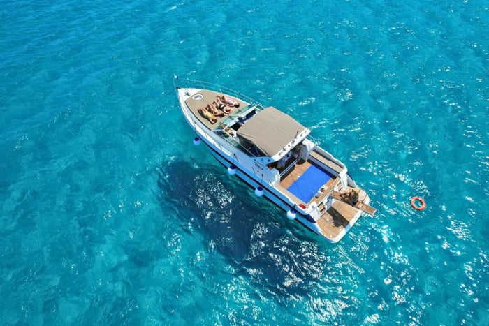From Trapani: Egadi Islands Boat Tour to Favignana and Levanzo with Lunch