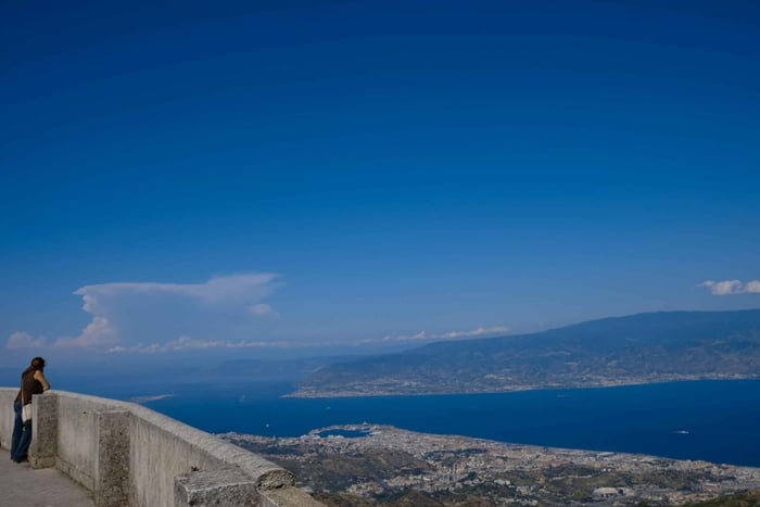 Messina: Dinnammare Sanctuary & 2 Seas Panoramic View