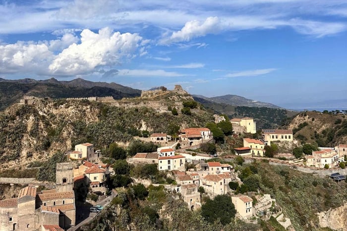 Messina: Savoca & Forza d’Agrò Tour with Guide