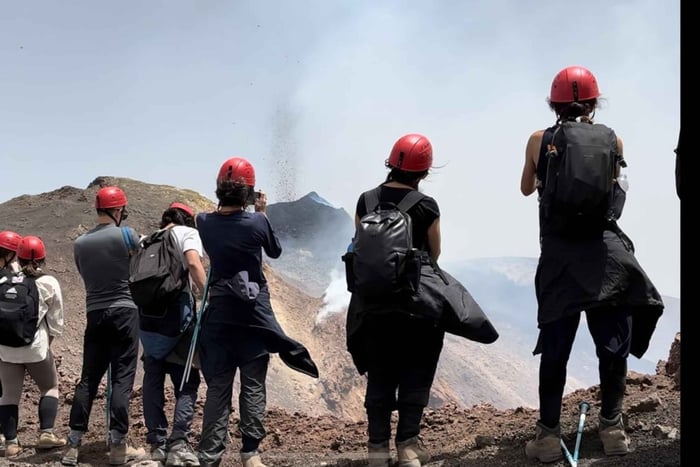 Etna: vanuit Catania met een pick-up naar de top van de Etna tot 3400 meter met een 4x4-jeep
