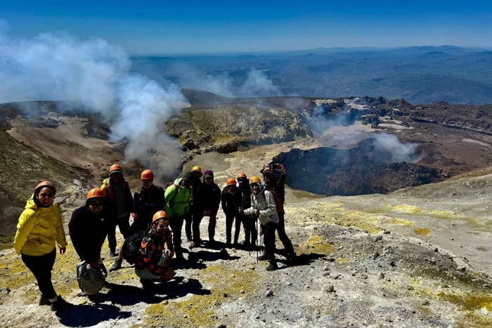 Mount Etna South:Summit Craters Tour in Cable Car & 4x4 Jeep