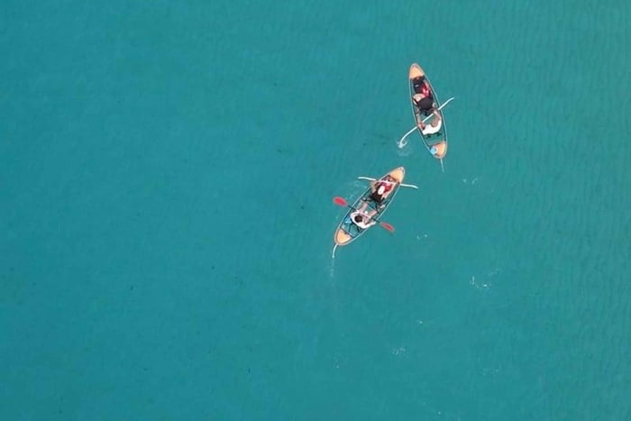Noto: Sunset Crystal Kayak Tour with Aperitivo