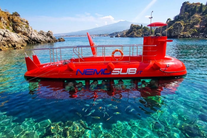 Ortigia: Panoramic tour by semi-submarine along the coast of Syracuse